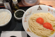 日本「外国人はこの食事を見ると恐怖を覚えるらしいな…」