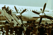 韓国人「世界初の宇宙飛行士ガガーリンが1962年に日本を訪れていた？当時の熱狂的な歓迎風景をご覧ください」→「当時の日本の空気感が凄すぎる（ﾌﾞﾙﾌﾞﾙ…」