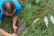ナマズを捕まえるのに必要なのはビール？中国のおじさんが大きなナマズを捕まえる方法が話題に！