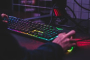 海外のゲーマー「2020年春のファッションはこうなる気がしてきた…」