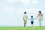 海外「経済的に厳しいなら子どもを持つのは無責任」日本での子育てってどれくらいお金かかるの？