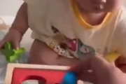 「赤ちゃんに知育おもちゃを与えたら、おとなのルールに縛られないとき…」