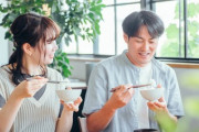 私の1日の食事～日本のレシピをご紹介！～「全部美味しそうだった😭😭 」「あのイチゴのケーキ、ずっと作りたかったんです😍」海外の反応