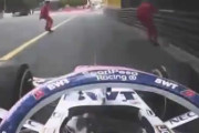モナコGP2019 セルジオ・ペレスがマーシャルを轢きそうになるアクシデント
