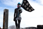 富士山頂上で香港の解放を訴えるを行う香港人（海外の反応）