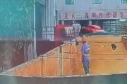 【海外の反応】中国の青島ビール、労働者がタンクに放尿　海外の反応「これが中国の製造業だ、もう絶対に飲まない」