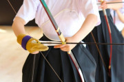 海外「私たちも日本人から学ぶべきね」日本の伝統武道を伝える高校生の凛々しい姿に外国人たちが大感動！