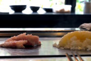 海外「今あの〇〇逃げてったぞｗ」日本料理店で振舞われる極上のチャーハンを撮影した動画へのコメントを紹介！ 海外の反応