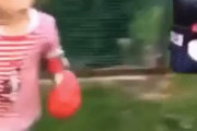 男の子が女の子にパンチした結果…海外の反応
