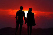 【海外の反応】日本の夫婦やカップルの1人しか働いていない場合はどうやって生活費を賄うのだろう