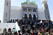 【悲報】韓国のモスクで中央アジアのテロ組織に、カザフスタン人がテロ支援資金を提供した疑いで拘束される　韓国の反応