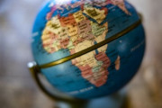 日本は絶対に国境を開けないのか？「文化を尊重する姿勢を評価し、彼らの味方である」「日本は孤立主義的な精神を持っていた歴史があります」海外の反応