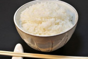 海外「ステーキにはパンよりご飯！」日本に住むようになって影響されたことに対する海外の反応