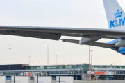韓国紙「南ア発の航空機から61人が続々と "陽性"  ... 日本、既に "入国禁止" 一歩遅れた韓国」韓国の反応