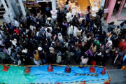 東京都が3月中旬まで中止にしたことに海外びっくり仰天！（海外の反応）