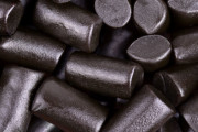 【怖すぎ】キャンディの「リコリス菓子」を毎日1袋半食べ続けた男性が突然心停止、翌日に死去してしまう