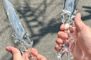 海外「日本人が作ったこのガラス製の武器、お前らはどれを選ぶ？」