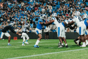 【海外】「希少な骨の病を持つ少年がNFLカロライナパンサーズのクォーターバックに挑戦！感動のタッチダウンとは？」