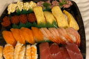 外国人が東京で食べた宅配寿司に海外興味津々（海外の反応）