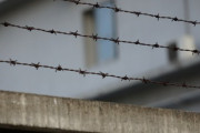 コロナウイルスでの刑務所緊急事態宣言発令「私は彼らに悪いとは思いません。彼らはそれに値する」「刺青のない体は一つもない」海外の反応