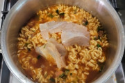 韓国人「韓国海洋大学ラーメン学科入学実技作品がこちら‥」ピリッとした味が絶品のユニークフュージョンラーメン　韓国の反応