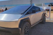 テスラ「これが我が社の最新デザインです」←お前らどう思う？