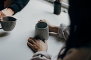 ポケトークは本物の翻訳者に勝てるのか？「スマホのアプリが最適」「方言は聞き分けられるの？」海外の反応