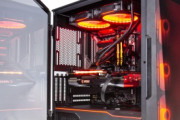 外国人「ゲーミングPCって持ってる？」