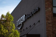 衛星通信ビジネスの世界戦！Amazon対スターリンクの勝負の行方は？「SpaceXが勝つ！」「ジェフベゾスよりイーロン・マスクの方が信頼できる」海外の反応