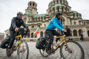 ラグビーW杯の為に英から日本まで自転車で向かう冒険家（海外の反応）