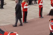 海外「またイギリスの兵士が熱中症で倒れたようだが」