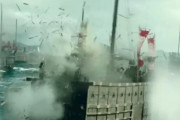 【動画あり】韓国人「亀甲船の砲撃を受けた倭船が無残に爆沈してしまう‥」李舜臣将軍と倭水軍の熾烈な海戦シーンをご覧ください　韓国の反応