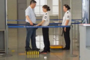海外「中国のやる気のない保安検査lol」