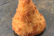 海外「日本の食文化は奇妙だよ・・・」梨に卵とチーズを詰めて揚げたという食べ物が話題に