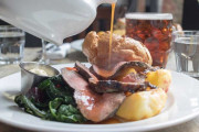 外国人「たまには美味しいイギリス料理を称賛してみようぜ」