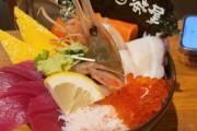 韓国人「韓国人が日本の食堂でマジで驚いた『食文化』がこちらです‥（ﾌﾞﾙﾌﾞﾙ」→「日本では本当にアレを出してくれないの？」　韓国の反応