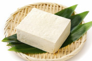 海外YouTuber「豆腐はヴィーガンが嫌々食べてる物」→ヴィーガン激怒