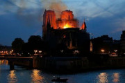 海外「なんて災難だ…」 仏ノートルダム大聖堂が大火災に見舞われ世界中からコメントが寄せられる 海外の反応
