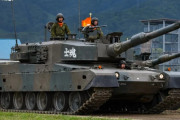 韓国人「日本の『90式戦車』が当時、世界最高水準の自動装填装置を実現できた謎とは？」→「ガチで時代を先取りしすぎ（ﾌﾞﾙﾌﾞﾙ」