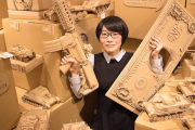 海外「日本にダンボールを武器に変える魔法使いがいるぞ！」外国人も注目のダンボール女子がこちら