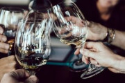 そのノリ楽しい？日本の「飲み会」を乗り切る方法！「パーティといえばダンスでしょ？」「ババ抜き懐かしいw」海外の反応