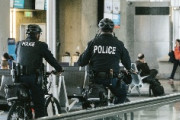 海外「普通の良い人だ！」日本の警察官が語る外国人の印象に海外が興味津々