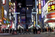 コロナによる収入減で起きた日本の夫婦喧嘩に海外びっくり仰天！（海外の反応）