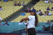 大坂なおみがMLBで始球式、見事なノーバウント投球（海外の反応）