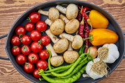 トマトは野菜なの果物なの！？生トマトは美味しくない？「生トマト美味しいよ！」「カリフラワーがブロッコリーよりも優れてるってホント？」海外の反応