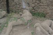 【ポンペイの祟り】遺物を盗んだカナダ人女性がガチの呪いに苦しむ