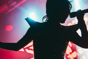 BABYMETALのシャーロットでのショーで2人の男が追い出されてたけど、なにがあったの？　【海外の反応】