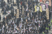 韓国人「3.1節記念行事の写真を見たのだが、これおかしくないか？ｗｗｗｗｗｗｗ」