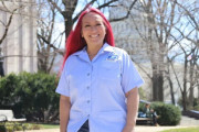 【海外】学校での犬の襲撃から少女を救った郵便配達員、英雄として称賛される！