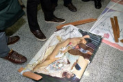 朴槿恵ヌード風刺画破損事件、控訴審も有罪…「それでは文在寅の裸体絵をかけておいても制裁できない？」＝韓国の反応